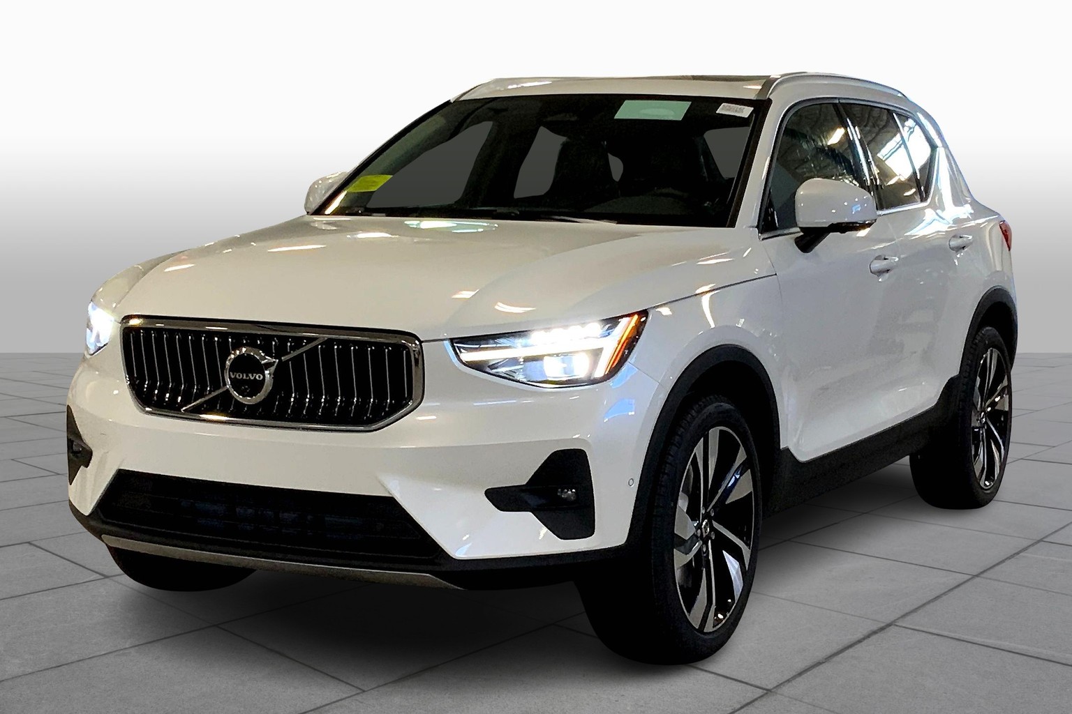 New 2025 Volvo XC40 Ultra SUV in Rockland #S2522142 | Ira Volvo
